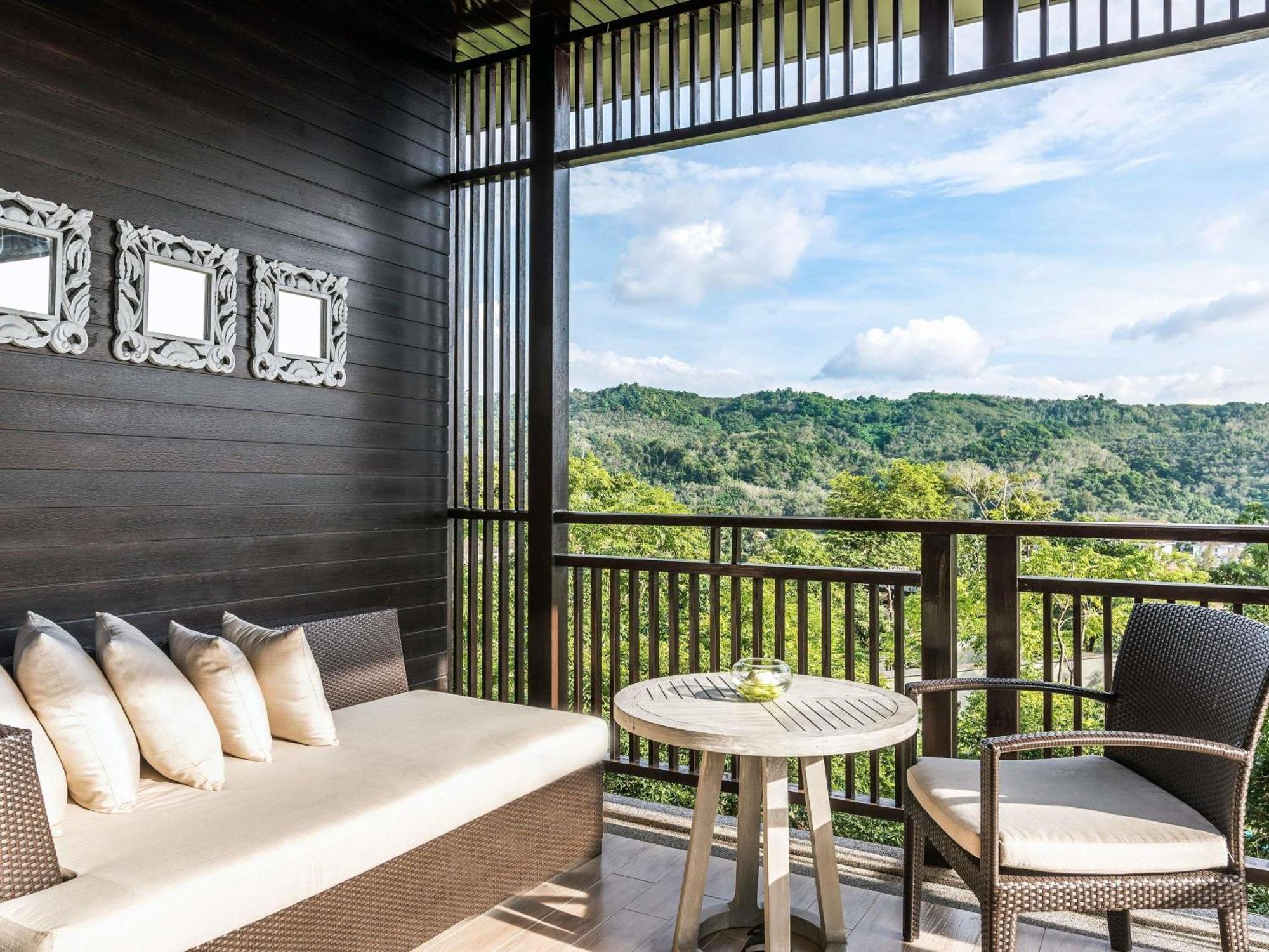 Grand Triple Deluxe